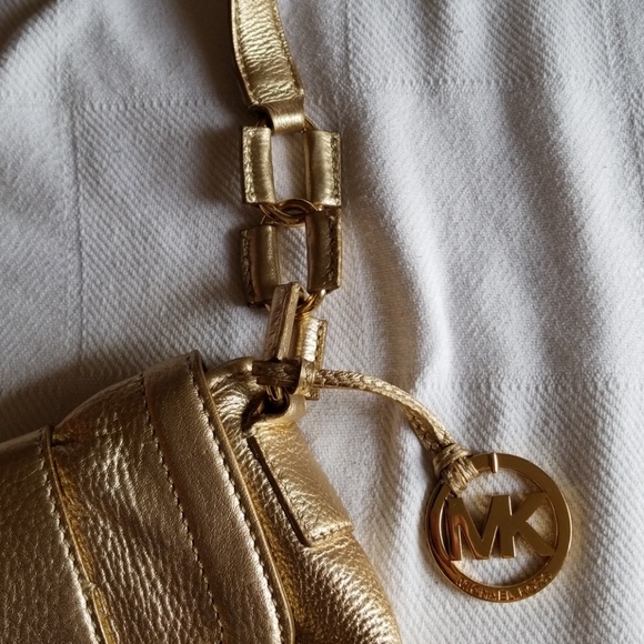MICHAEL KORS GOLD CROSSBODY PURSE - Picture 3 of 8
